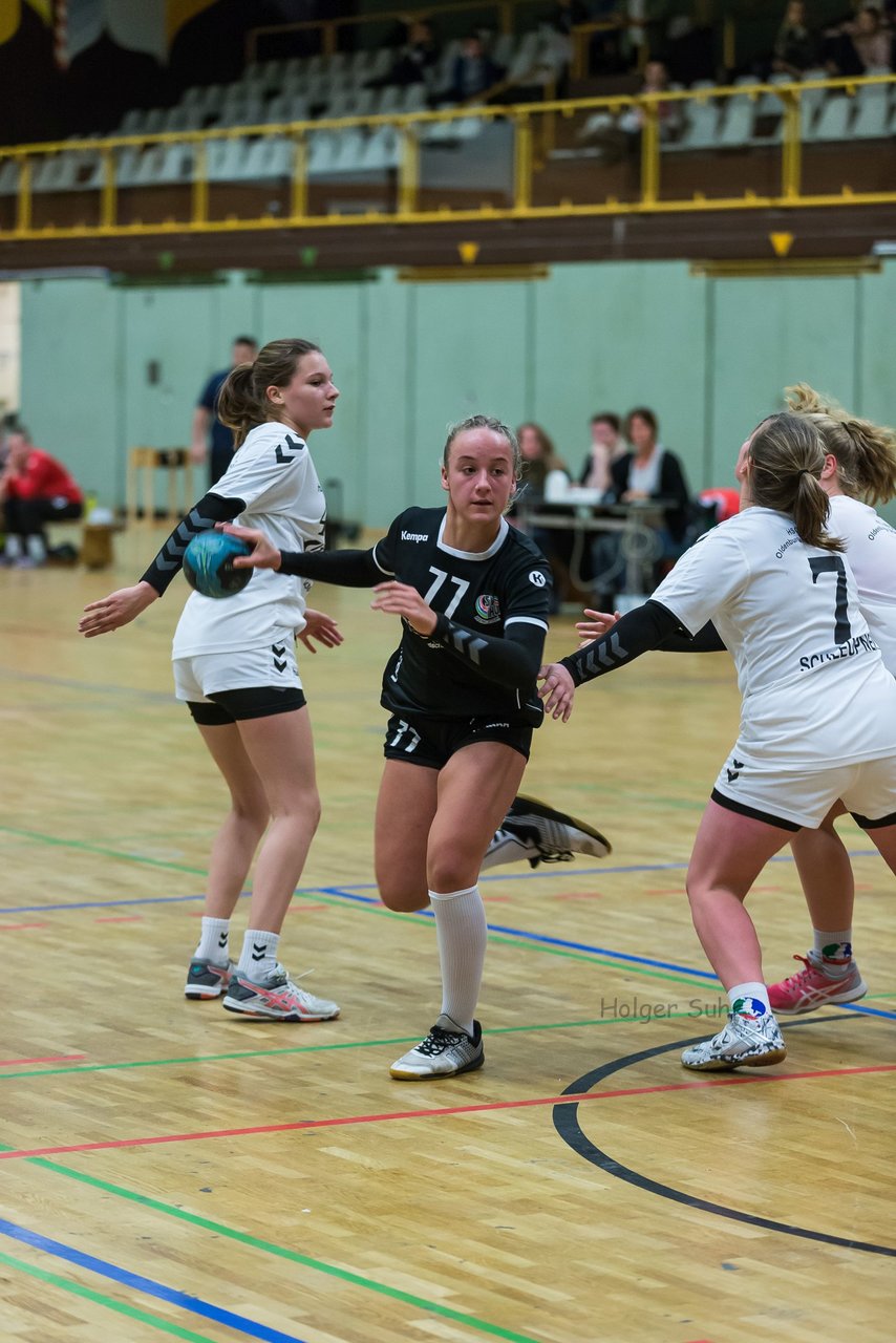 Bild 111 - C-Juniorinnen SVHU - HSD Wagrien : Ergebnis: 30:15